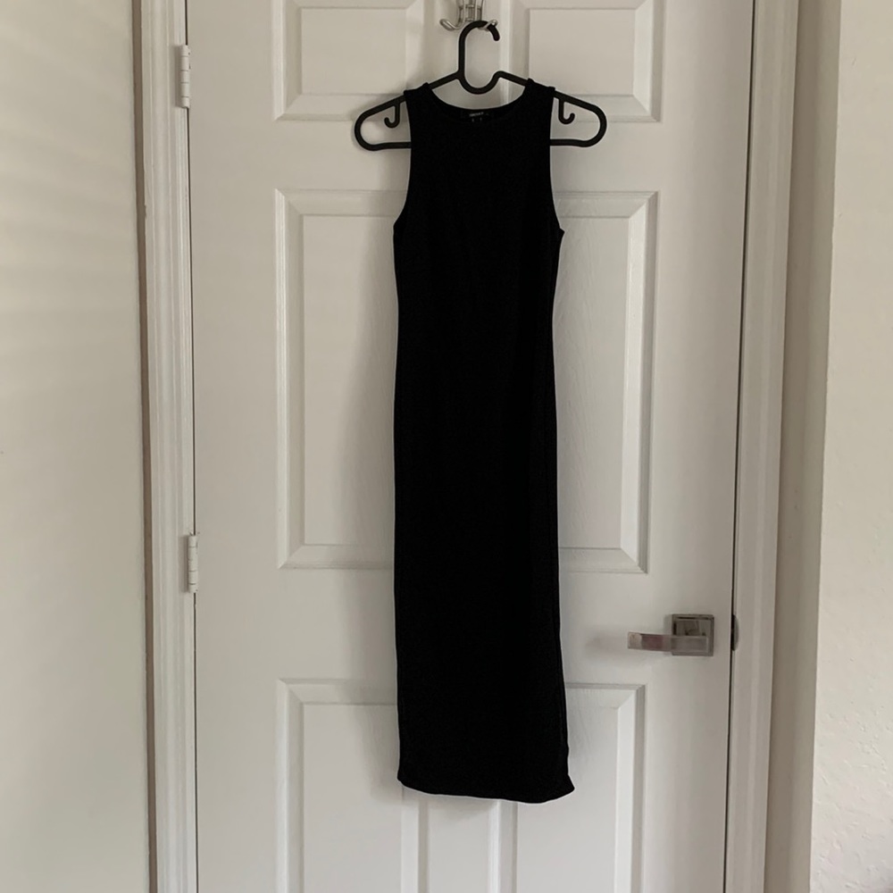 Maxi dress - open in the bottom back - small size - forever 21